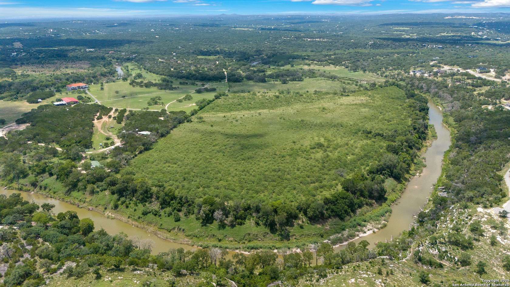 1 Acre of Residential Land for Sale in Canyon Lake, Texas