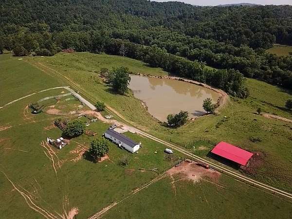 164 Acres of Land with Home for Sale in Williamsburg, Kentucky