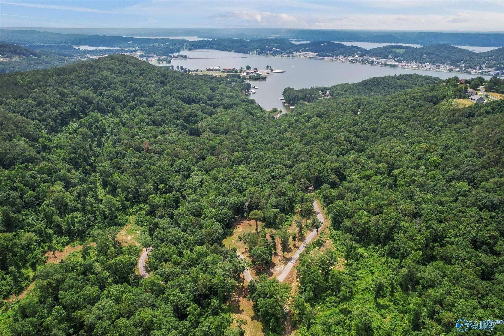 121 Acres of Recreational Land for Sale in Guntersville, Alabama