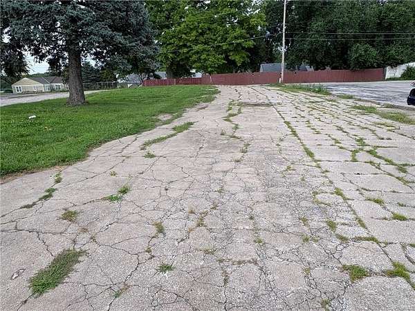 0.31 Acres of Commercial Land for Sale in Independence, Missouri