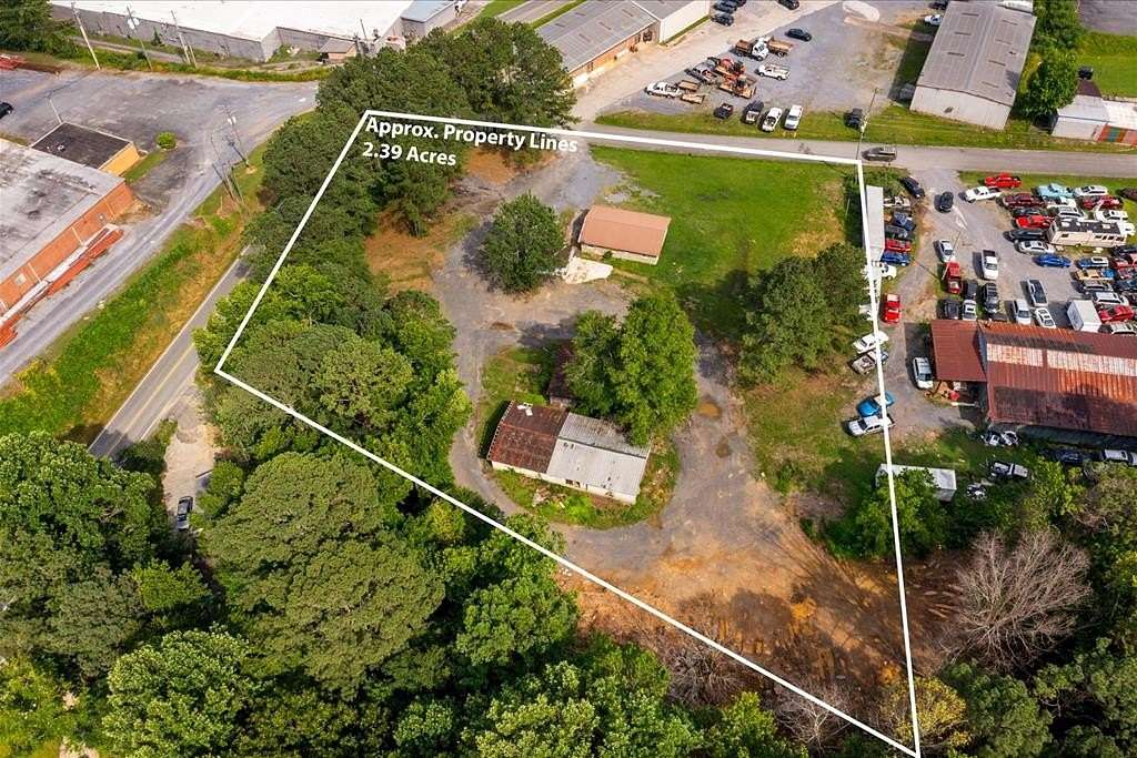 2.39 Acres of Improved Residential Land for Sale in Dalton, Georgia