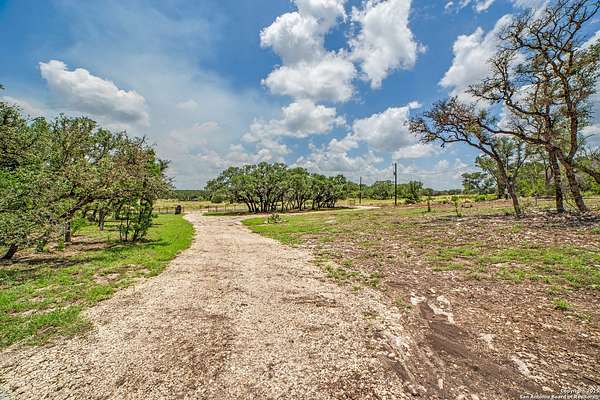 6 Acres of Residential Land for Sale in Hondo, Texas