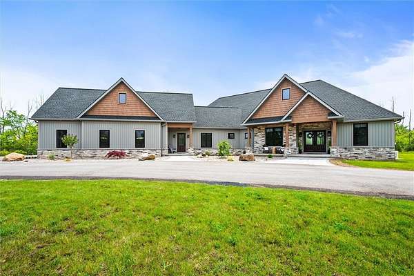 6.34 Acres of Residential Land with Home for Sale in Parma Town, New York