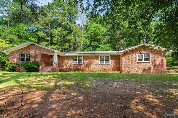 3.8 Acres of Residential Land with Home for Sale in Southside, Alabama