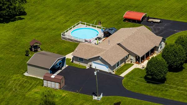 9.6 Acres of Residential Land with Home for Sale in Russell Springs, Kentucky