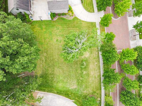 0.33 Acres of Residential Land for Sale in Signal Mountain, Tennessee