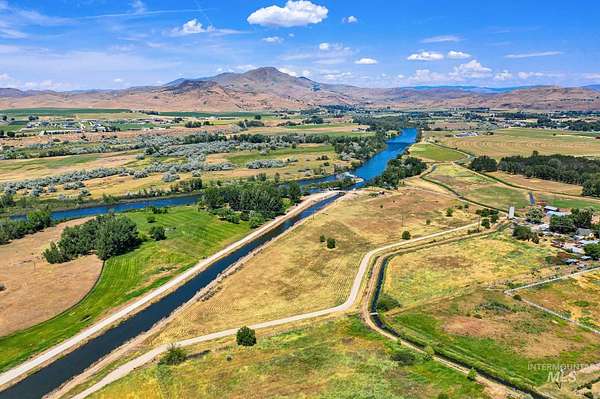 6 Acres of Land for Sale in Emmett, Idaho