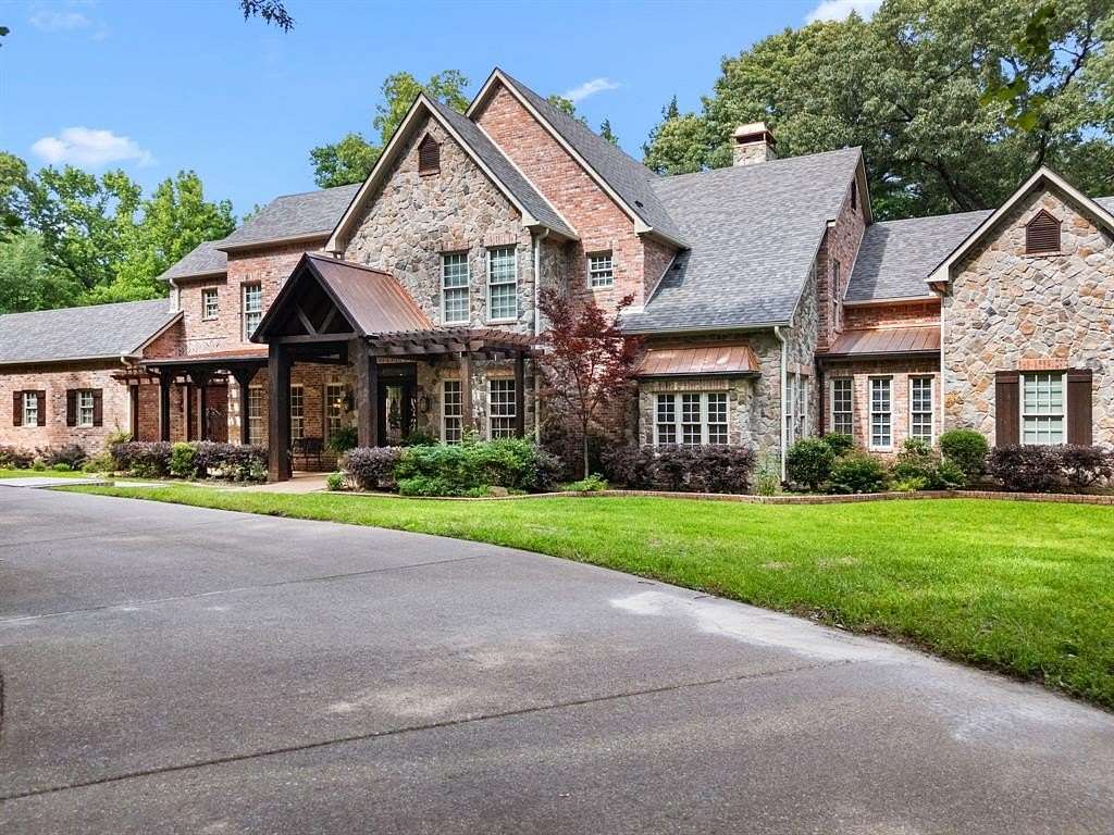 3 Acres of Residential Land with Home for Sale in Tyler, Texas