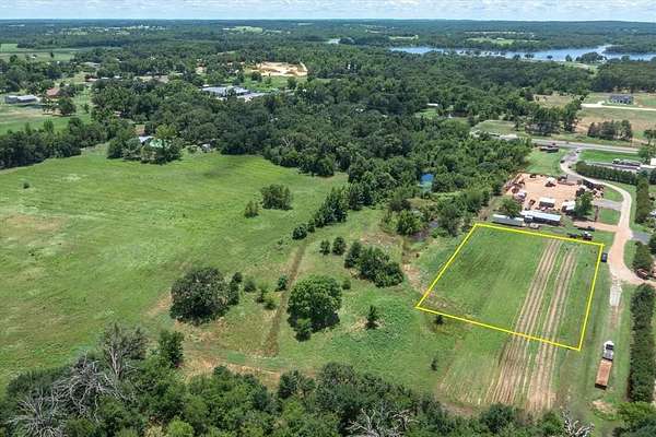 1 Acre of Mixed-Use Land for Sale in Canton, Texas