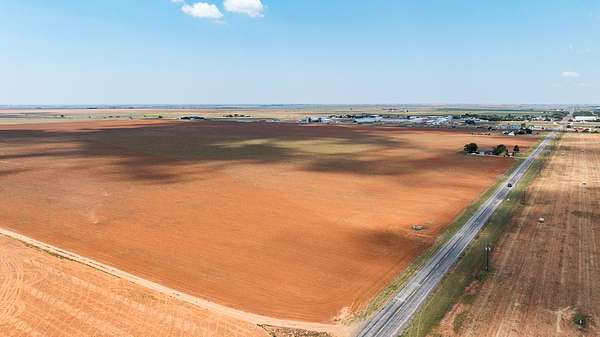 10 Acres of Land for Sale in Abernathy, Texas