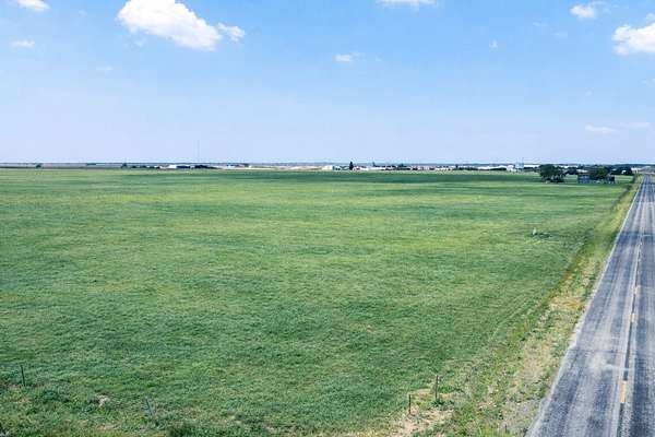 10 Acres of Land for Sale in Abernathy, Texas