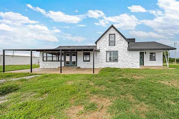 2.23 Acres of Residential Land with Home for Sale in Duncan, Oklahoma