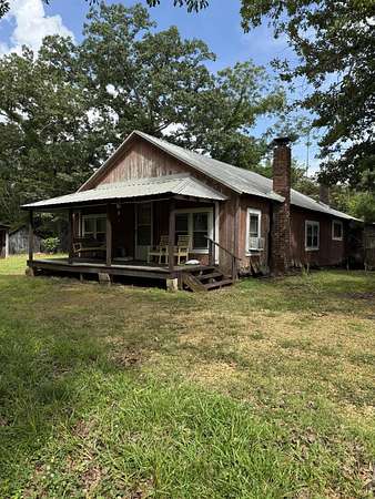 4 Acres of Residential Land with Home for Sale in Iuka, Mississippi