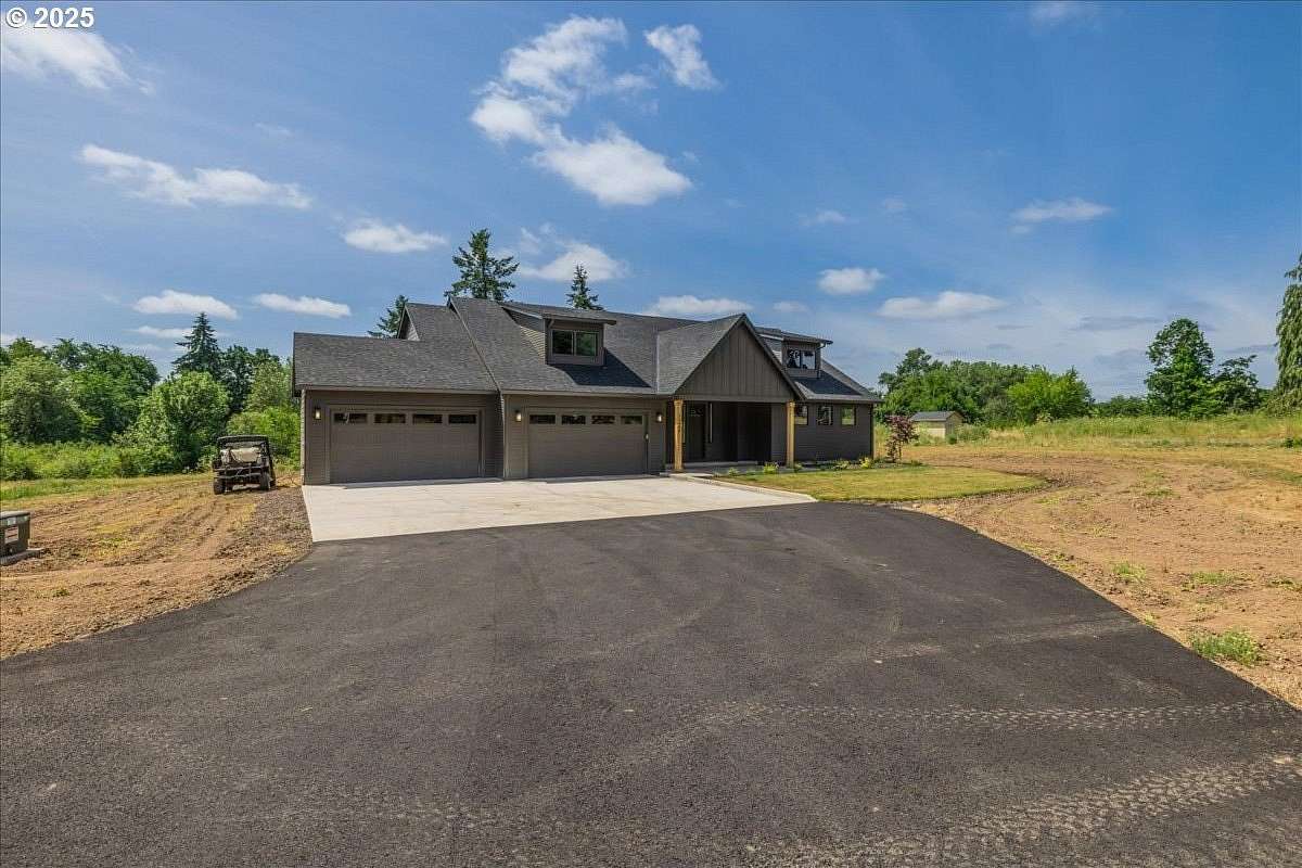 2 Acres of Residential Land with Home for Sale in Dayton, Oregon