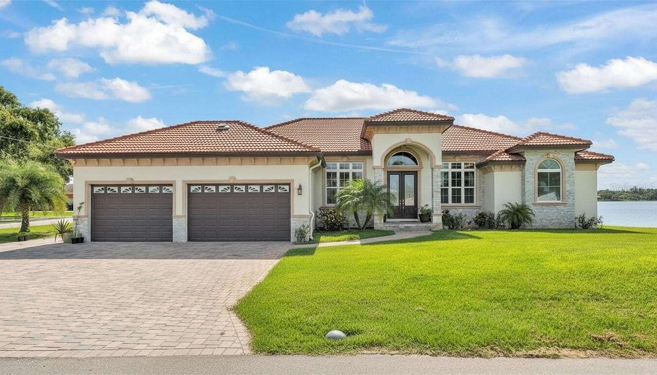 3.4 Acres of Residential Land with Home for Sale in Auburndale, Florida