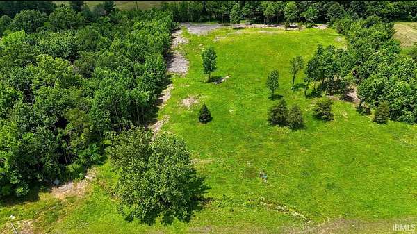 7 Acres of Residential Land for Sale in Huntingburg, Indiana