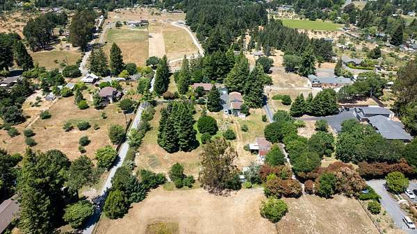 2.52 Acres of Residential Land with Home for Sale in Sebastopol, California