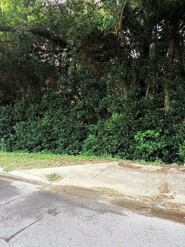 0.91 Acres of Residential Land for Sale in Thomasville, Georgia