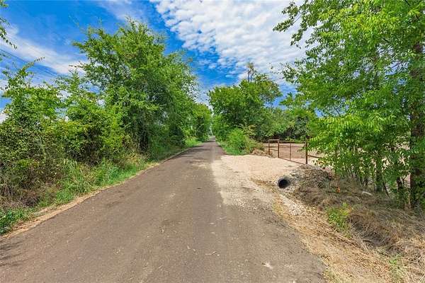 1.5 Acres of Residential Land for Sale in Sulphur Springs, Texas