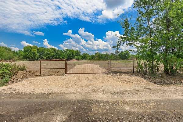 1.5 Acres of Residential Land for Sale in Sulphur Springs, Texas