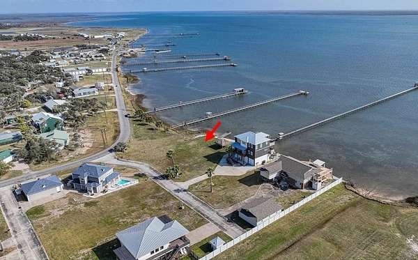 0.36 Acres of Residential Land for Sale in Rockport, Texas