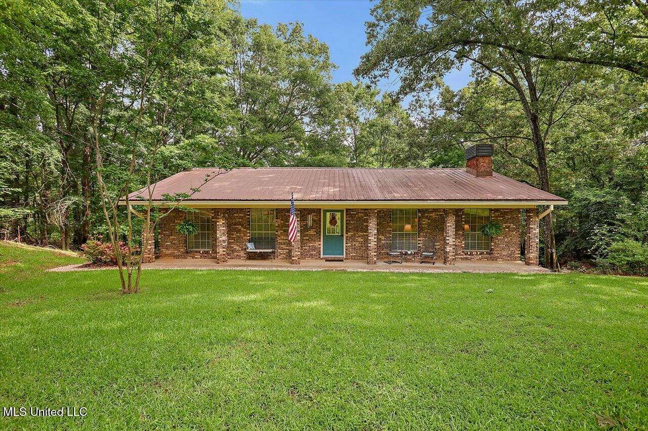 4 Acres of Residential Land with Home for Sale in Clinton, Mississippi