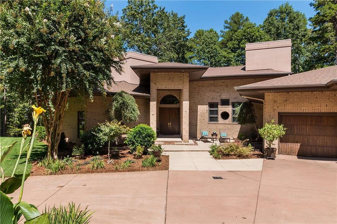 2.6 Acres of Residential Land with Home for Lease in Salem, South Carolina