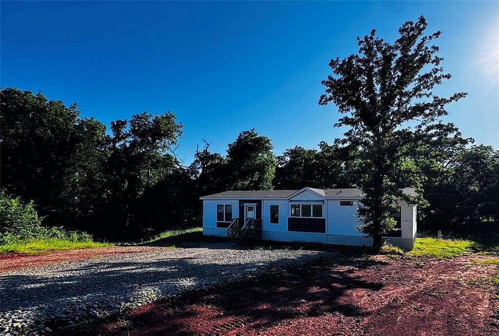 4.23 Acres of Residential Land with Home for Sale in Meridian, Oklahoma