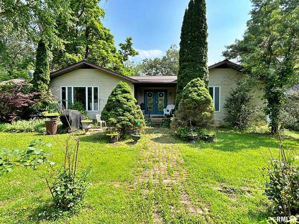 8 Acres of Residential Land with Home for Sale in Golconda, Illinois