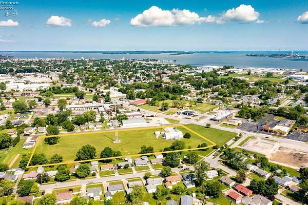 4.7 Acres of Improved Commercial Land for Sale in Sandusky, Ohio