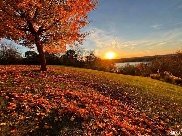 2.6 Acres of Residential Land for Sale in Quincy, Illinois