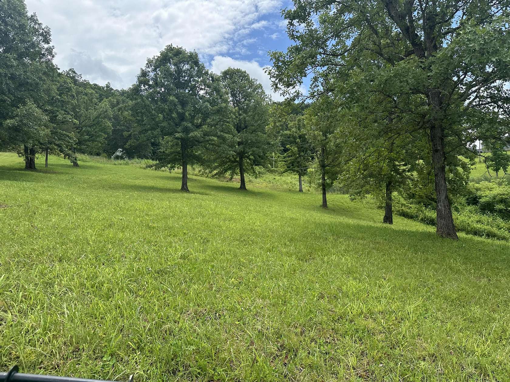 5.73 Acres of Residential Land for Sale in Irvine, Kentucky
