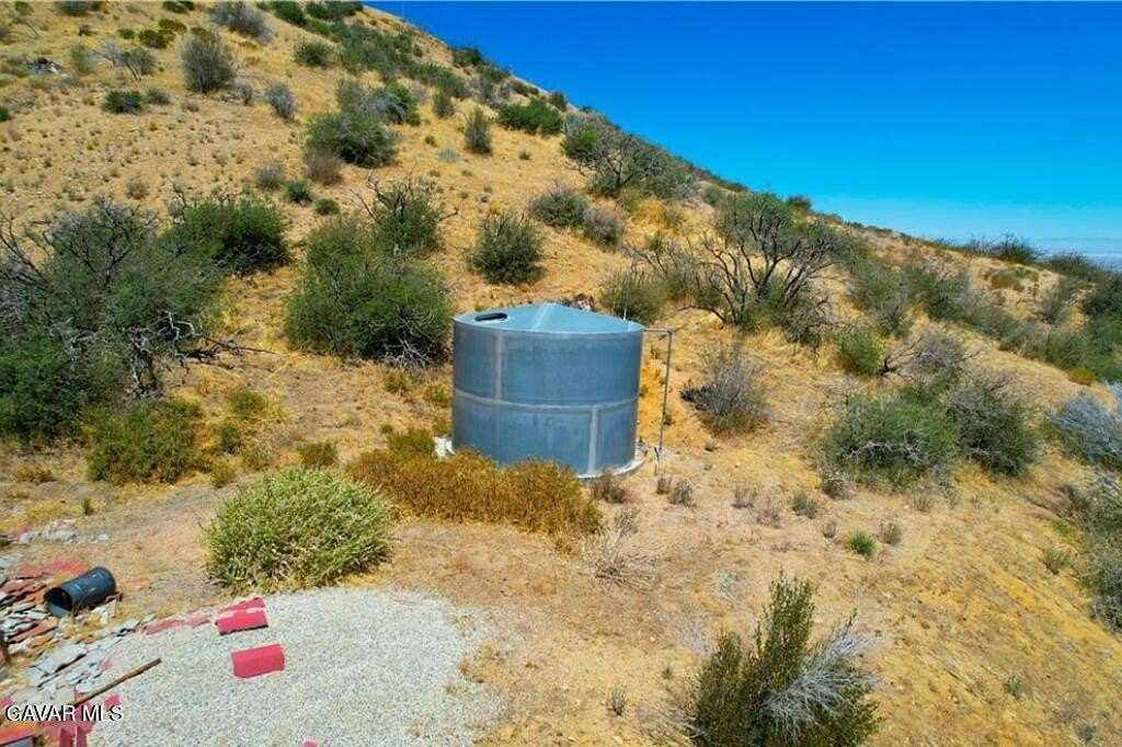 5.37 Acres of Residential Land for Sale in Juniper Hills, California