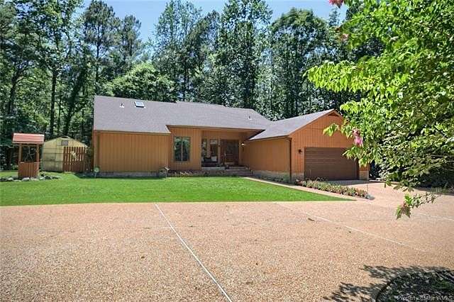 5 Acres of Residential Land with Home for Sale in Gloucester, Virginia