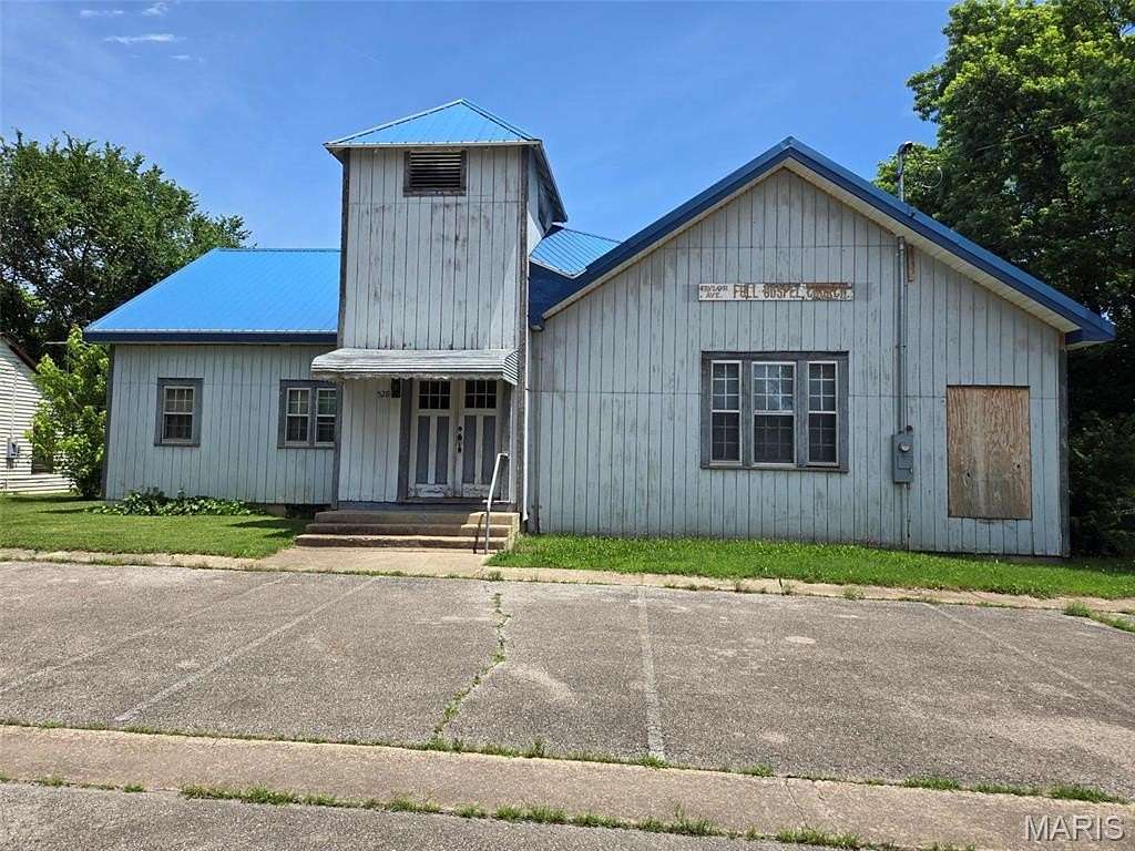 0.34 Acres of Mixed-Use Land for Sale in Lebanon, Missouri