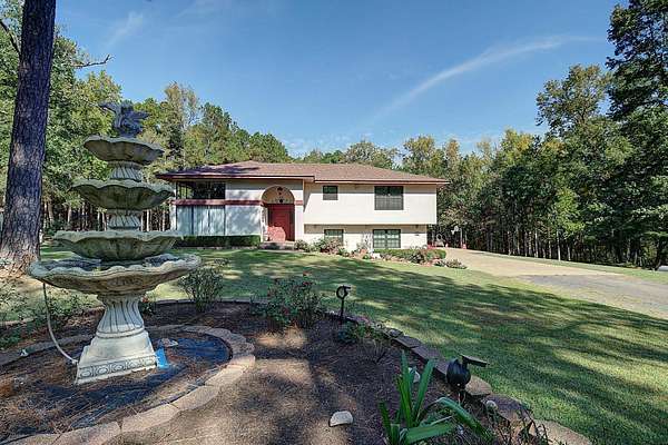 31 Acres of Land with Home for Sale in Linden, Texas