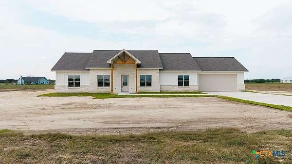 3.47 Acres of Residential Land with Home for Sale in Victoria, Texas