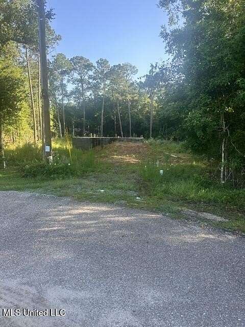 Land for Sale in Diamondhead, Mississippi