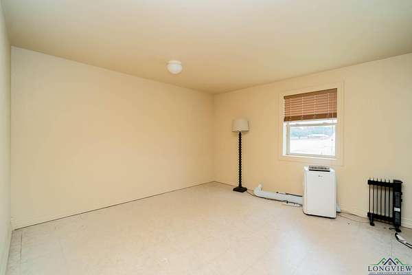 3.49 Acres of Residential Land with Home for Sale in Longview, Texas