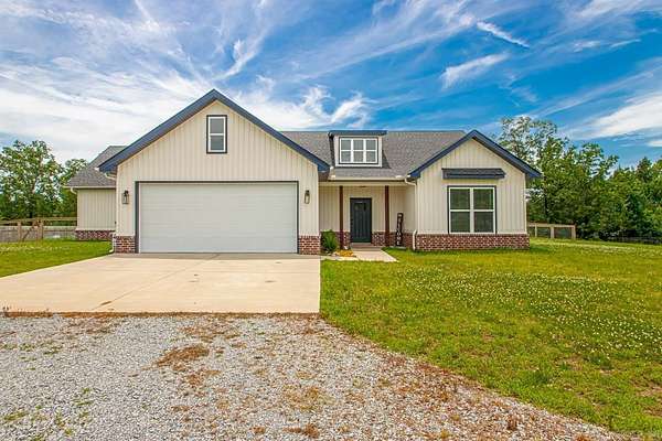 2 Acres of Residential Land with Home for Sale in Benton, Arkansas