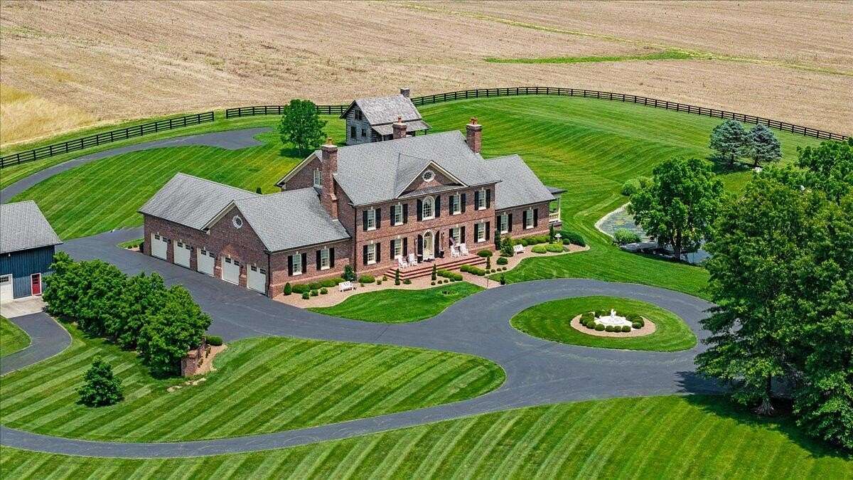 10 Acres of Residential Land with Home for Sale in Winchester, Kentucky