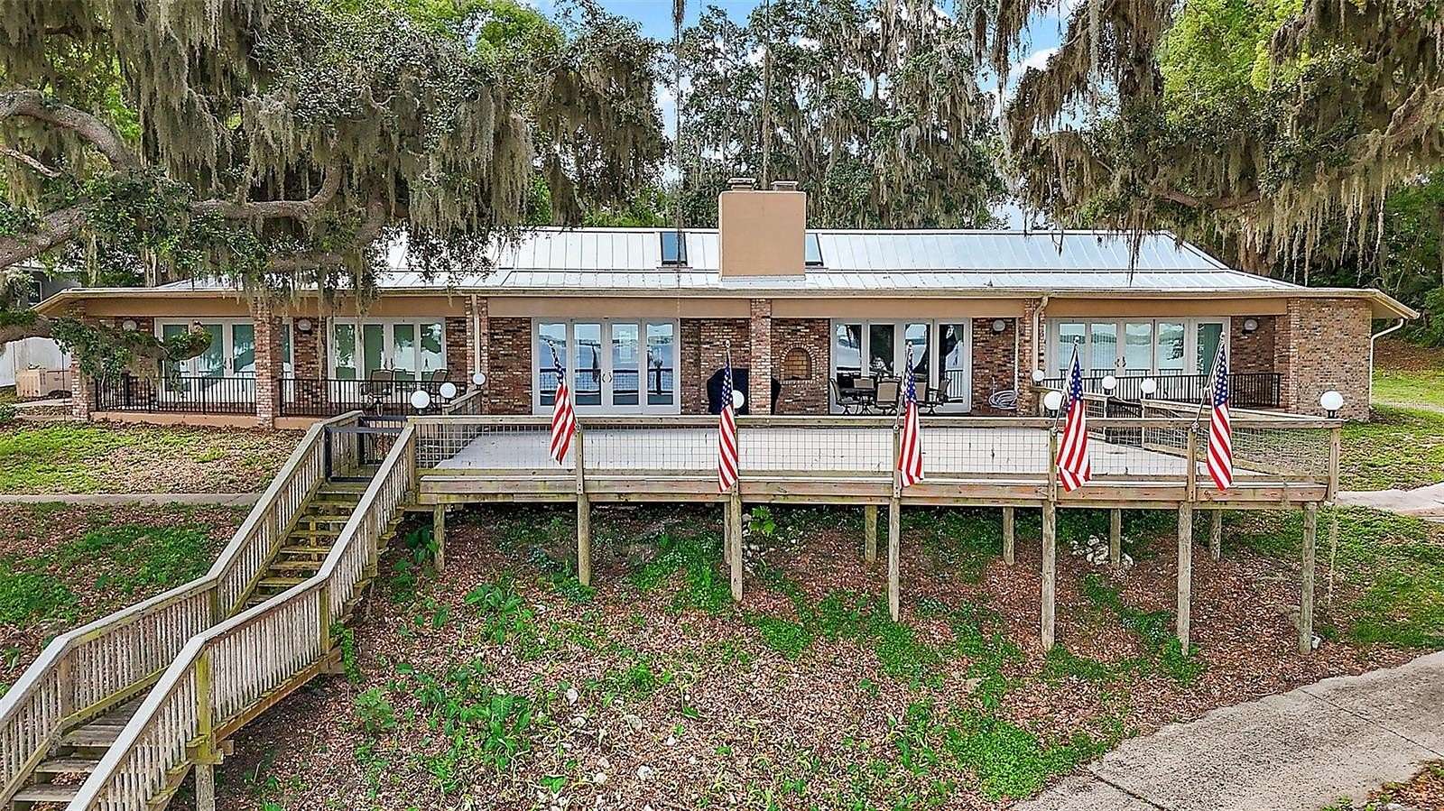 2.12 Acres of Residential Land with Home for Sale in Weirsdale, Florida