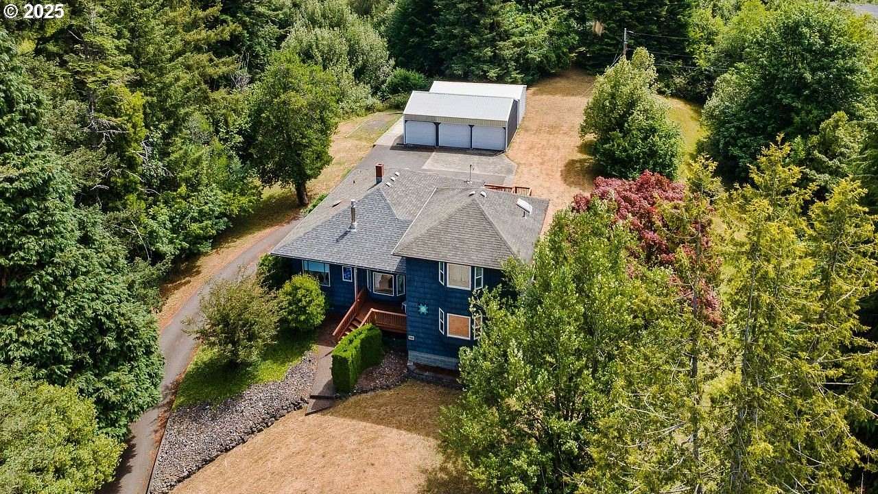 2.43 Acres of Residential Land with Home for Sale in Coquille, Oregon