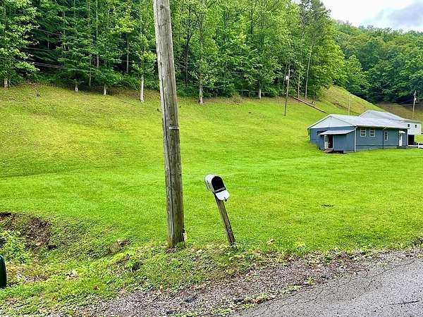 5 Acres of Residential Land for Sale in Pikeville, Kentucky