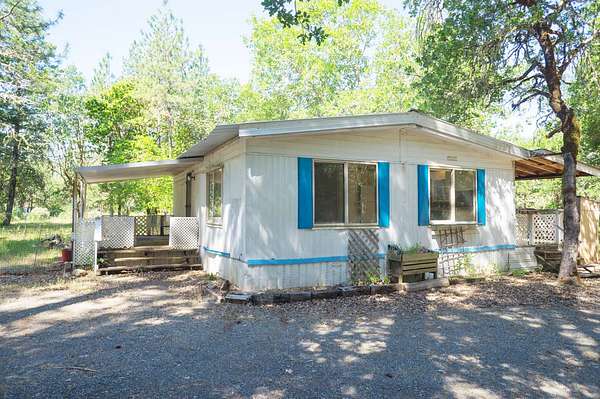 5 Acres of Residential Land with Home for Sale in Cave Junction, Oregon