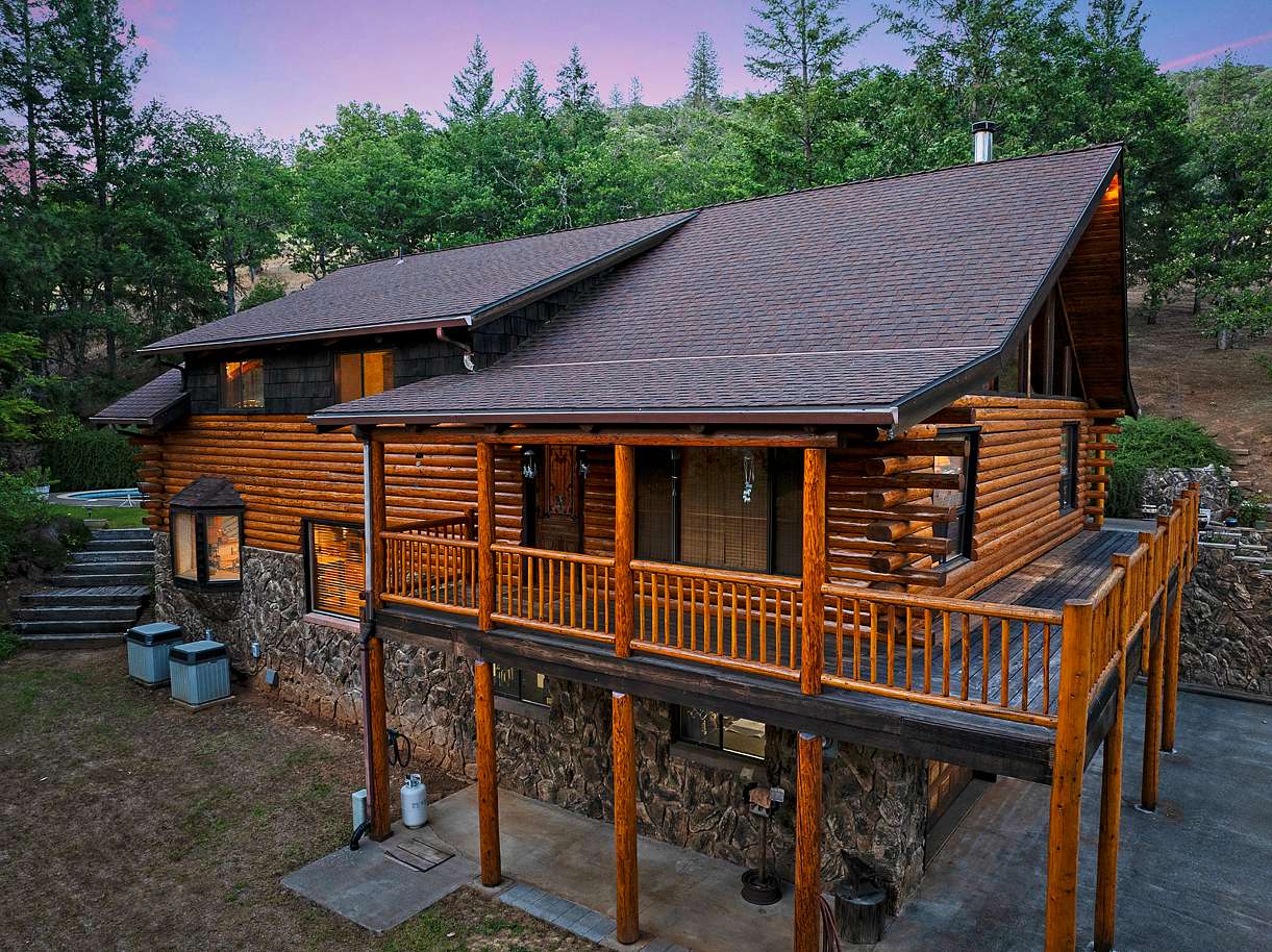 54 Acres of Recreational Land with Home for Sale in Jacksonville, Oregon