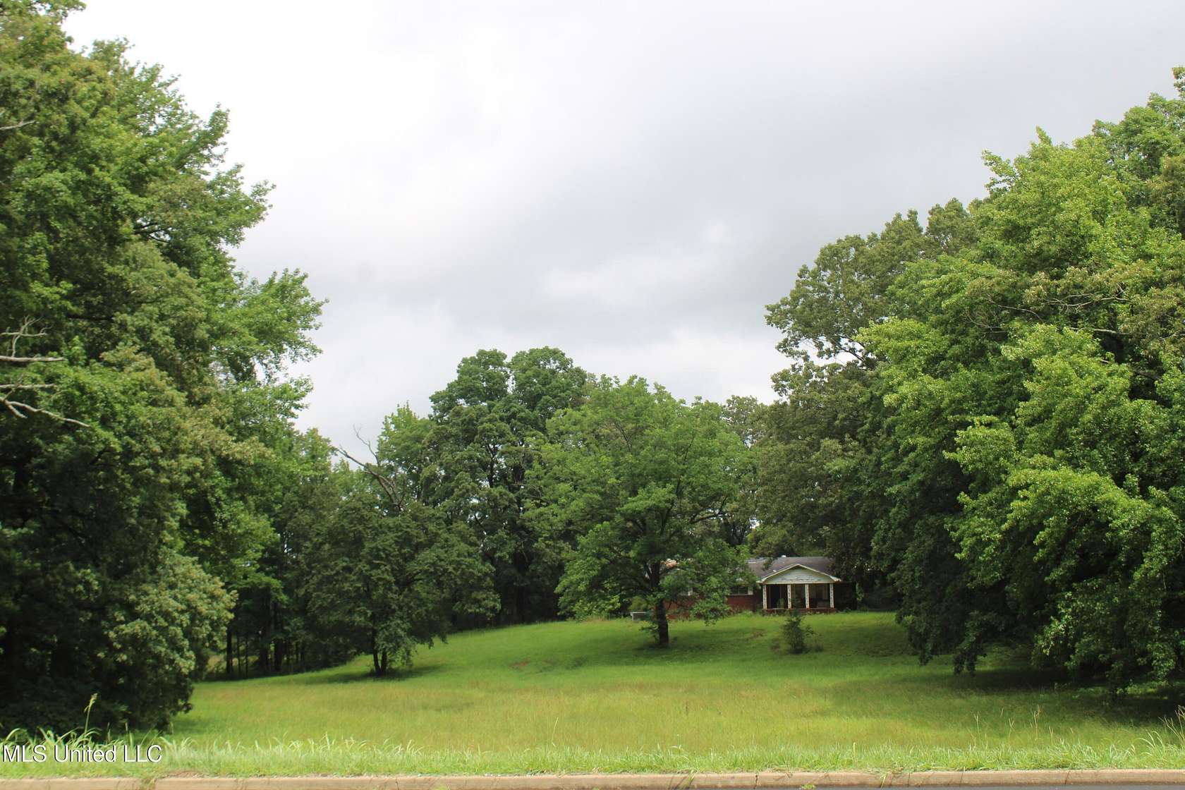 11.5 Acres of Commercial Land for Sale in Olive Branch, Mississippi