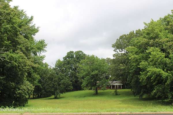 11.5 Acres of Commercial Land for Sale in Olive Branch, Mississippi