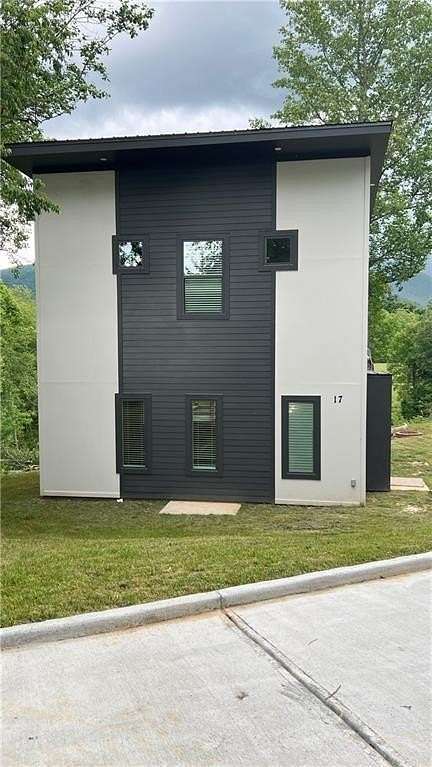 2 Acres of Residential Land with Home for Lease in Blairsville, Georgia