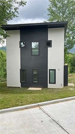 2 Acres of Residential Land with Home for Lease in Blairsville, Georgia